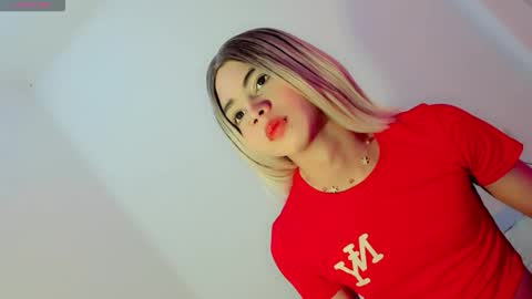 Snapshot of zoe_rous2 chatting on 02/02/26, 02:05 ZOE online show from 02/02/26, 02:05