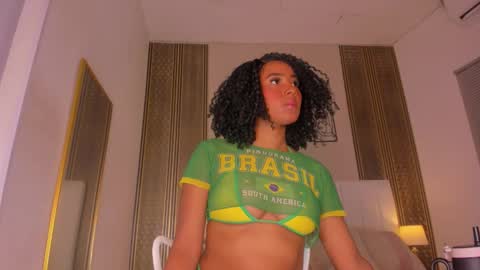 Hi guys i am Zoe  online show from 02/20/26, 11:32