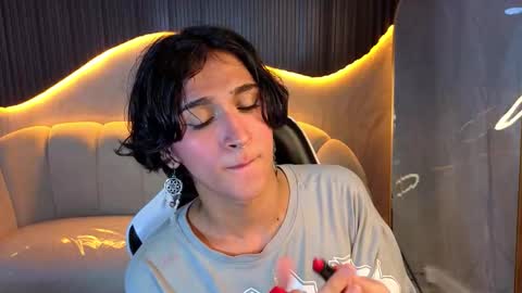 Zoe online show from 12/21/25, 01:13