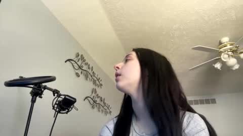 zoeapolo online show from 04/02/26, 07:33