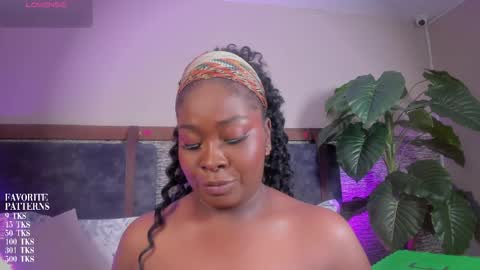 Snapshot of zoee_23 chatting on 05/14/26, 10:55 Zoe online show from 05/14/26, 10:55