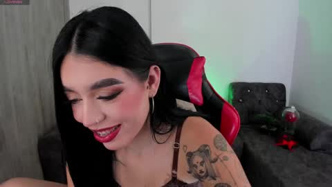  zoee jackson online show from 04/23/26, 07:16