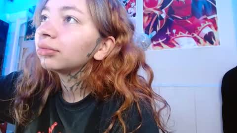 Snapshot of zoee_jhonnyy chatting on 12/13/24, 01:33 zoee jhonnyy online show from 12/13/24, 01:33