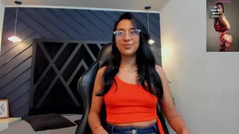 Snapshot of zoee_martins_ chatting on 10/09/25, 05:22 Zoe 3 online show from 10/09/25, 05:22
