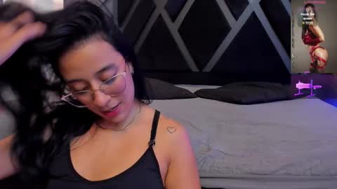 Snapshot of zoee_martins_ chatting on 10/10/25, 06:07 Zoe 3 online show from 10/10/25, 06:07