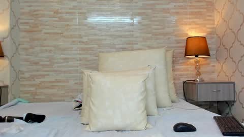 ZoeeSmitth online show from 12/21/24, 02:15