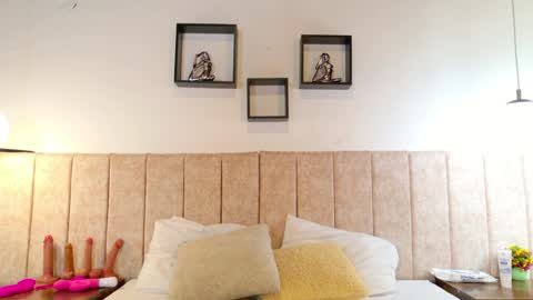 Ale  online show from 04/07/26, 01:11