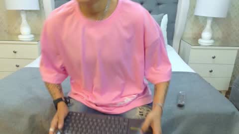 Zoe Krug online show from 10/13/25, 11:54