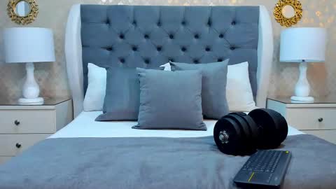 Zoe Krug online show from 10/18/25, 11:55