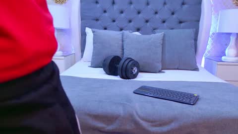 Zoe Krug online show from 12/01/25, 11:48