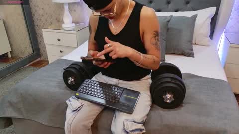 Zoe Krug online show from 12/20/25, 07:21