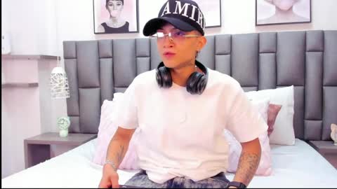 Zoe Krug online show from 03/13/26, 12:12