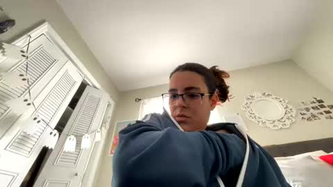 LovelyLatin25 online show from 10/21/25, 05:02