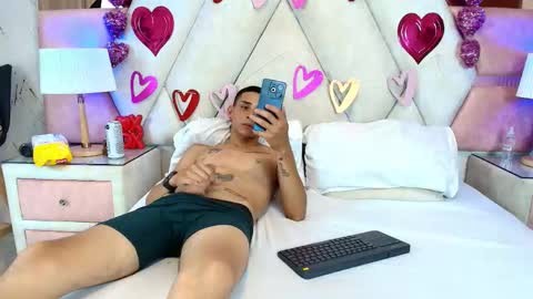 zoelucas online show from 09/16/25, 07:15