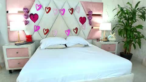 zoelucas online show from 09/22/25, 07:05