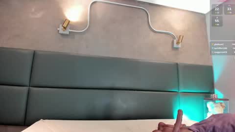 Zoe online show from 02/19/25, 01:51