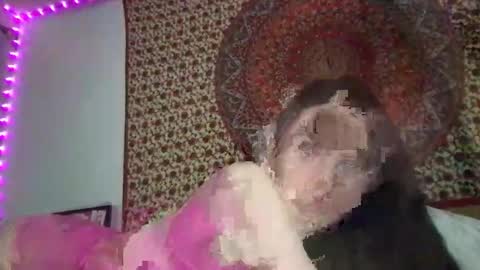 Snapshot of zoepleasing chatting on 02/26/25, 10:26 zoepleasing online show from 02/26/25, 10:26