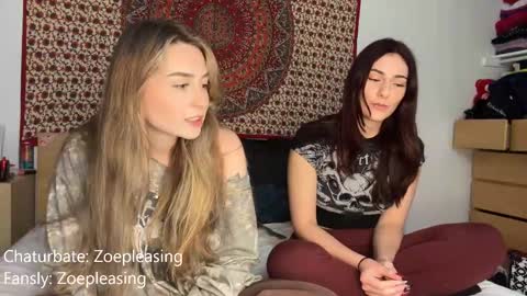 Snapshot of zoepleasing chatting on 09/09/25, 12:10 zoepleasing online show from 09/09/25, 12:10