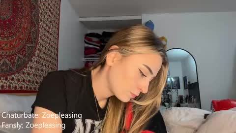 Snapshot of zoepleasing chatting on 10/11/25, 12:54 zoepleasing online show from 10/11/25, 12:54