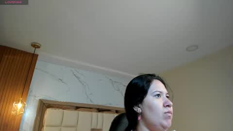Snapshot of zoes_mile chatting on 05/05/26, 11:40 Zoes online show from 05/05/26, 11:40