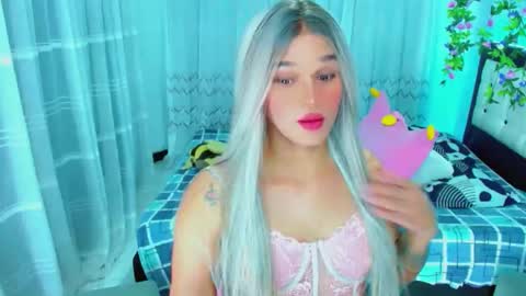 zoeschmmit online show from 05/07/26, 02:39