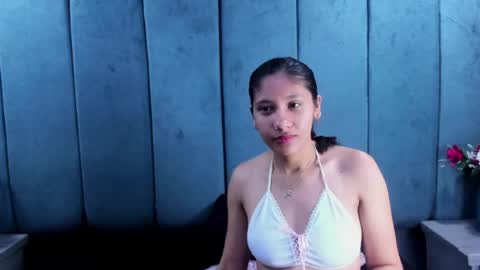 zoesmiitt online show from 06/16/26, 01:03