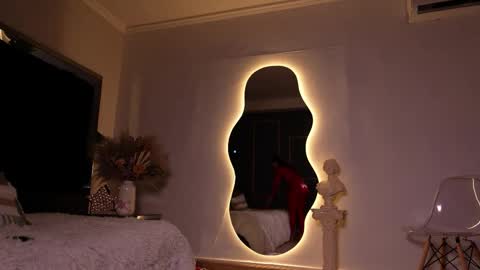 zoevidal_ online show from 01/10/26, 12:07