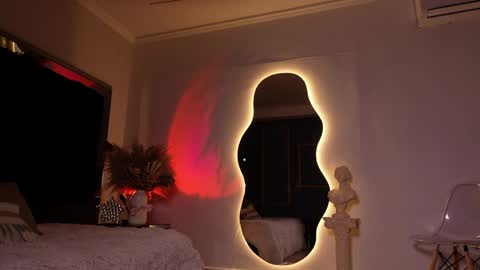 zoevidal_ online show from 01/15/26, 11:59