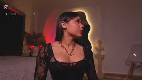 zoevidal_ online show from 02/10/26, 12:09