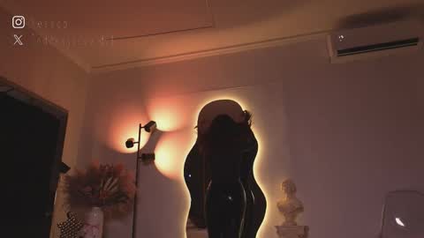 zoevidal_ online show from 03/29/26, 12:05