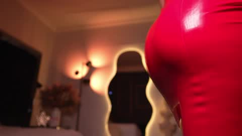 zoevidal_ online show from 04/06/26, 12:06