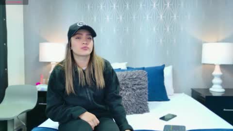 ZoeWilliis online show from 04/05/26, 11:29