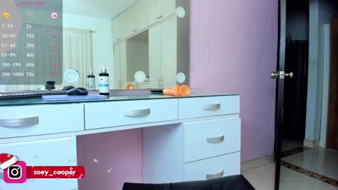 Snapshot of zoey_cooper chatting on 12/11/24, 02:30 zoey  Independent model online show from 12/11/24, 02:30