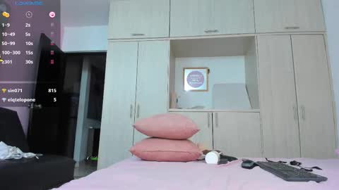 Snapshot of zoey_cooper chatting on 09/27/25, 12:15 zoey  Independent model online show from 09/27/25, 12:15