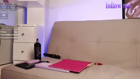 zoey fox  online show from 02/10/25, 12:19