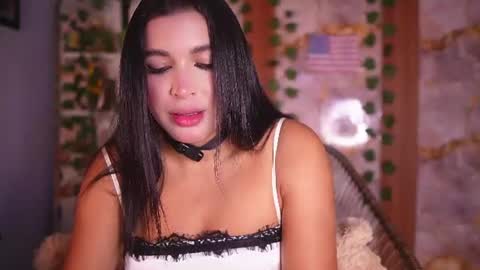 Snapshot of zoey_fox_ chatting on 07/10/26, 12:48 zoey fox online show from 07/10/26, 12:48