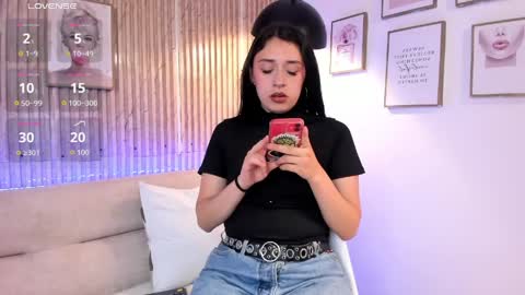 Zoey  online show from 04/10/26, 11:59