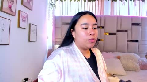 zoey thommpson online show from 03/03/26, 08:26