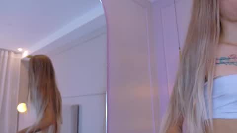 Snapshot of zoeypetit chatting on 05/02/26, 11:59 Zoey online show from 05/02/26, 11:59