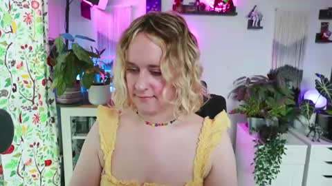 Snapshot of zoeyryan chatting on 07/11/26, 08:00 Zoey Ryan online show from 07/11/26, 08:00