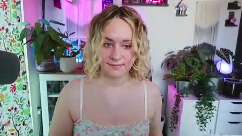 Snapshot of zoeyryan chatting on 07/13/26, 04:32 Zoey Ryan online show from 07/13/26, 04:32