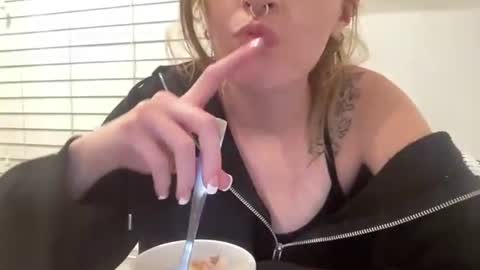 zoeyyb666 online show from 03/13/26, 06:53