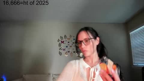Zoie online show from 10/25/25, 09:42