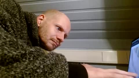 zolexthomas online show from 12/19/24, 06:12