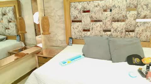 zoley  online show from 09/29/25, 03:11