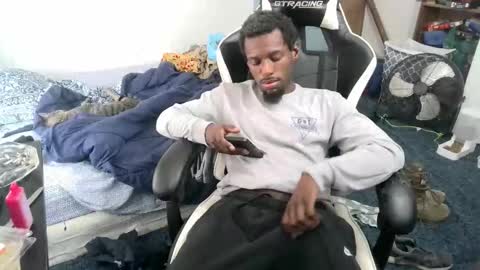 zoneingout online show from 11/06/25, 07:48