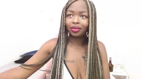 Zooe online show from 12/31/24, 12:36