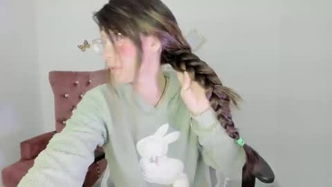 Alicie online show from 11/19/25, 05:07