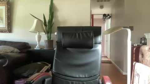 Snapshot of zorakload chatting on 10/05/25, 03:32 Jesse online show from 10/05/25, 03:32