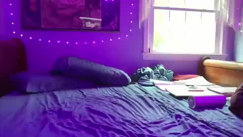 Snapshot of zorakload chatting on 10/10/25, 06:29 Jesse online show from 10/10/25, 06:29